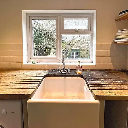 호텔 Luxe Cottage-style Retreat With Garden - Sleeps 12 브리스틀