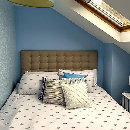 호텔 Luxe Cottage-style Retreat With Garden - Sleeps 12 브리스틀